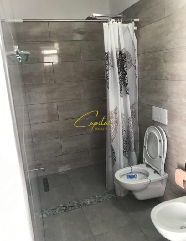 APARTAMENT ME QIRA 1+1 ISH TREGU ELEKTRIK 40.000 LEKE
