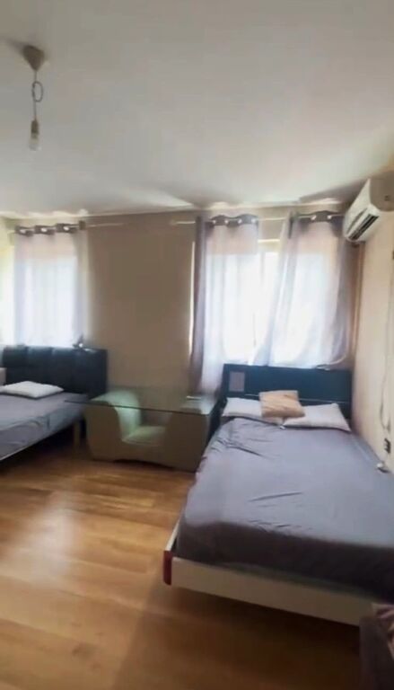 Prane Shkolles se Mesme “Andon Zako Cajupi”jepet me qera apartament 2+1,i mobiluar 50,000Leke    