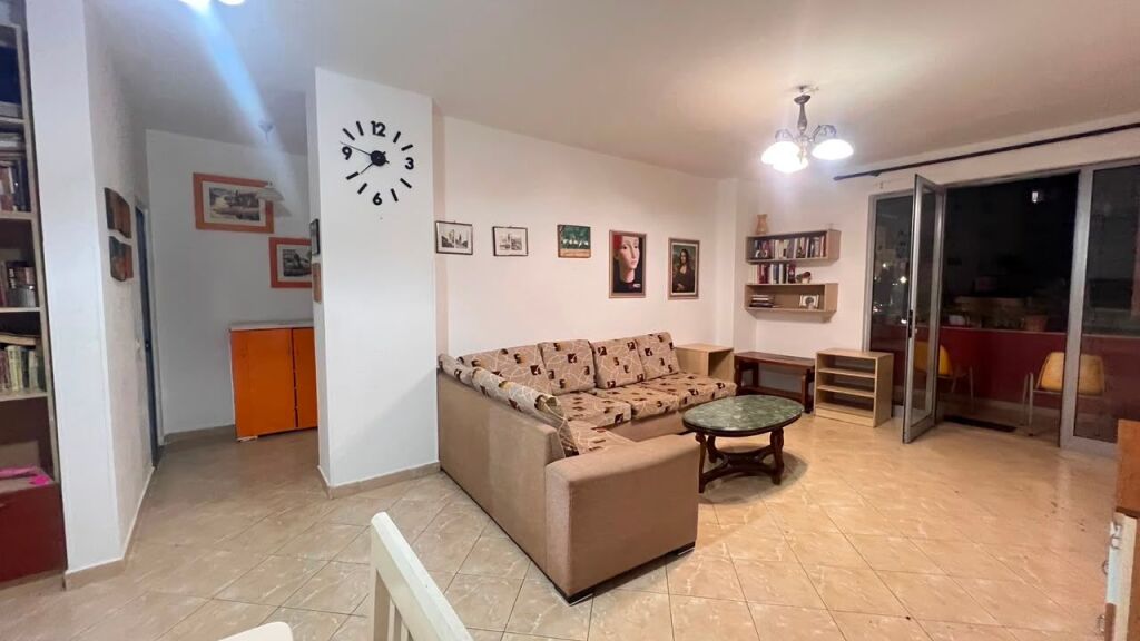Apartament 2+1 per qera ne fresk prane restorant Fresk !