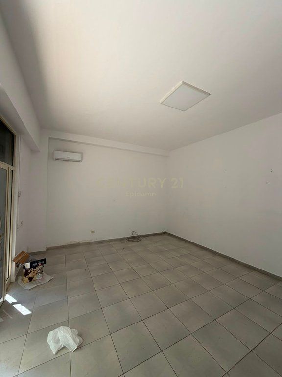 Ambient Biznesi me Qira tek Ish-Rajon, Durrës 500 € /Muaj