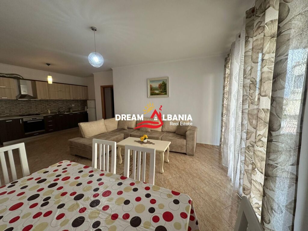 Affitto, ID 4221332, Appartamento 2 + 1, Via di Kavajes, Tirana