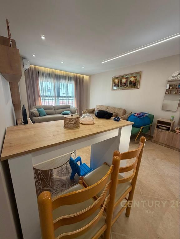 SHITET APARTAMENT 1+1 NE VIJEN E PARE ME DETIN !