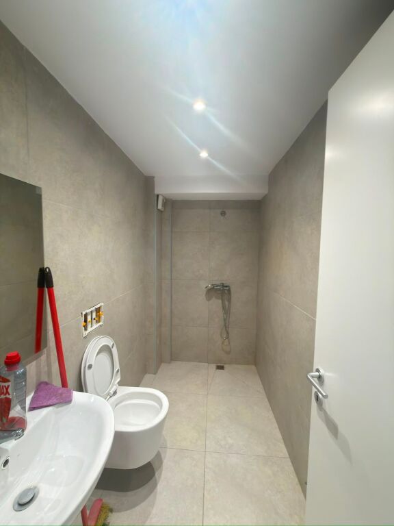 Jepet me qira apartament (Dupleks Tek Golden Park 3