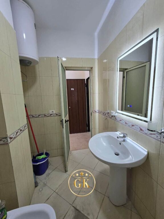 🏡 VENDESI 1+1+Balcone 📍Shkembi Kavajes, Vicino all'hotel Leonardo 📲