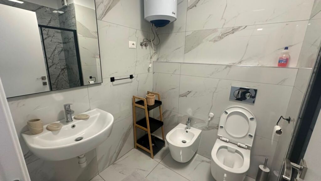 Apartament 2+1 per qira tek kompleksi Zirkon