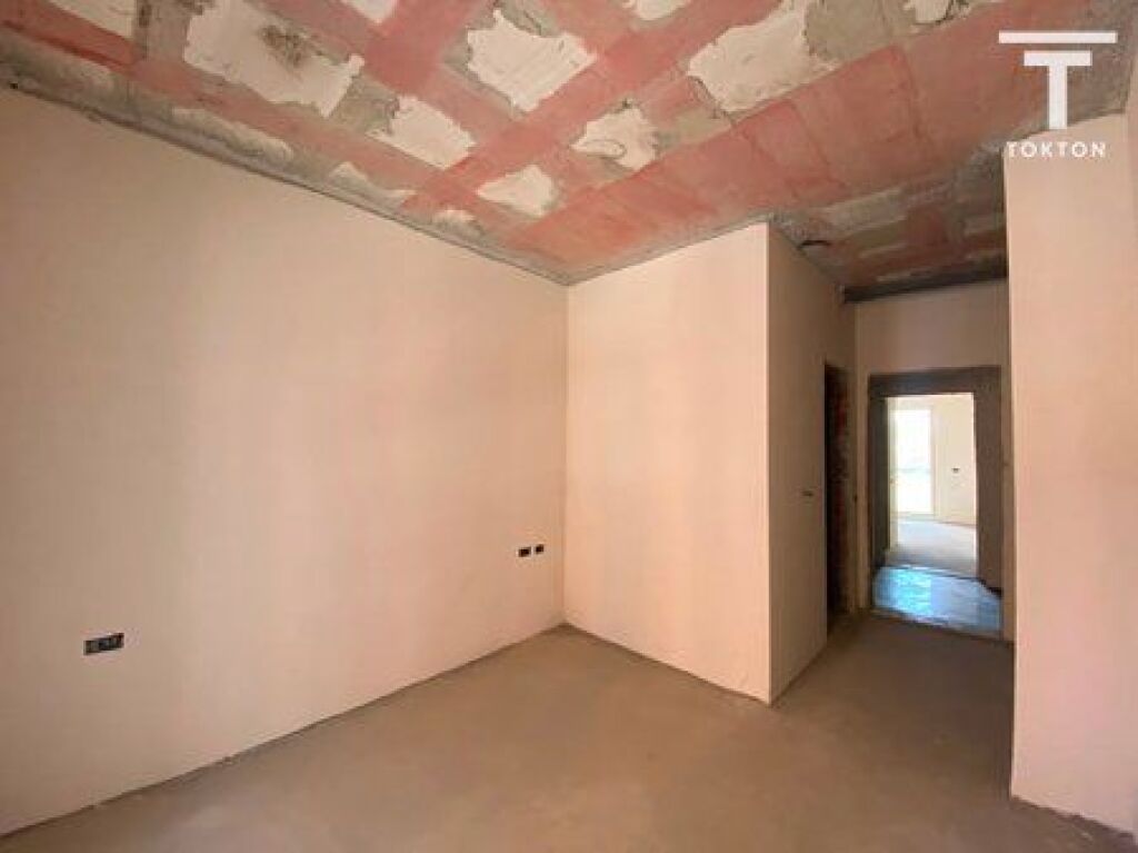QIRA, AMBIENT BIZNESI, WHITE PALACE RESIDENCE, PASKUQAN