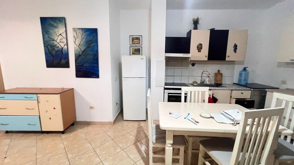 Apartament 2+1 per qera ne fresk prane restorant Fresk !