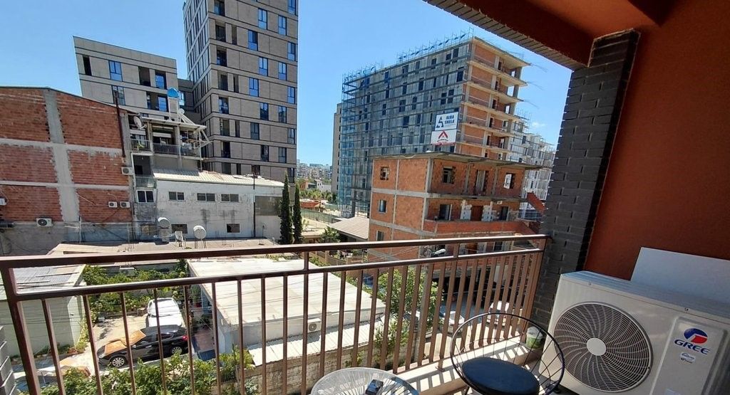 JEPET APARTAMENT 2+1+2 TEK ISH FUSHA!