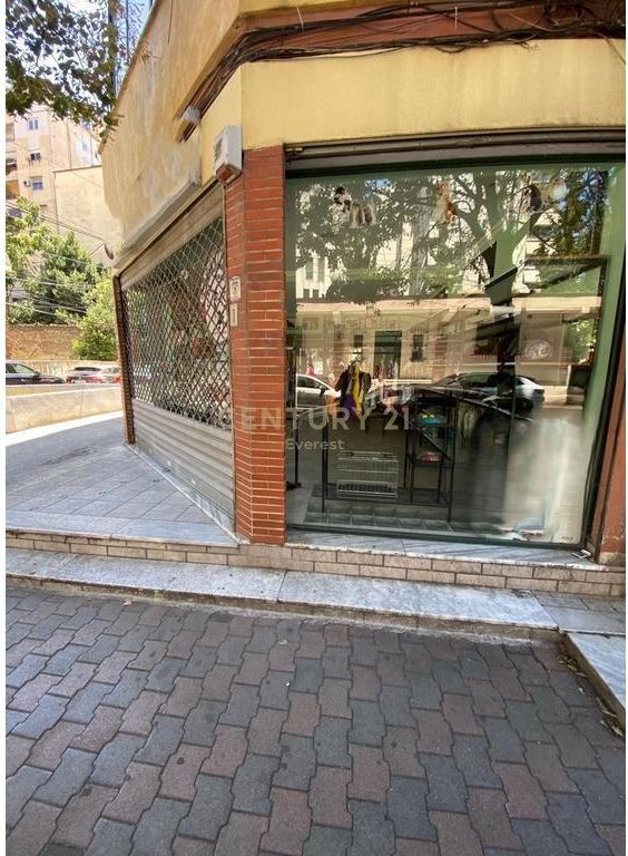 21-DHJETORI, VENDITA COMMERCIALE