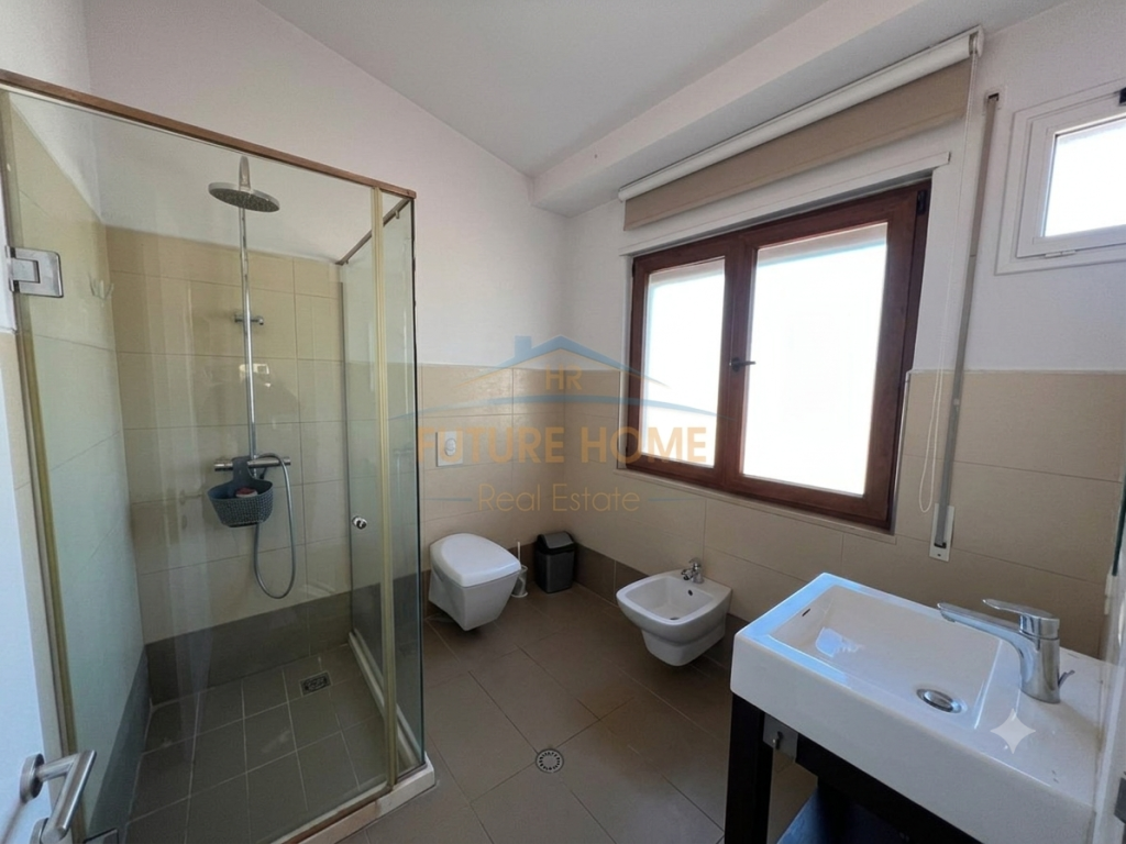 Rent, Duplex + Parking Space, Dry Lake