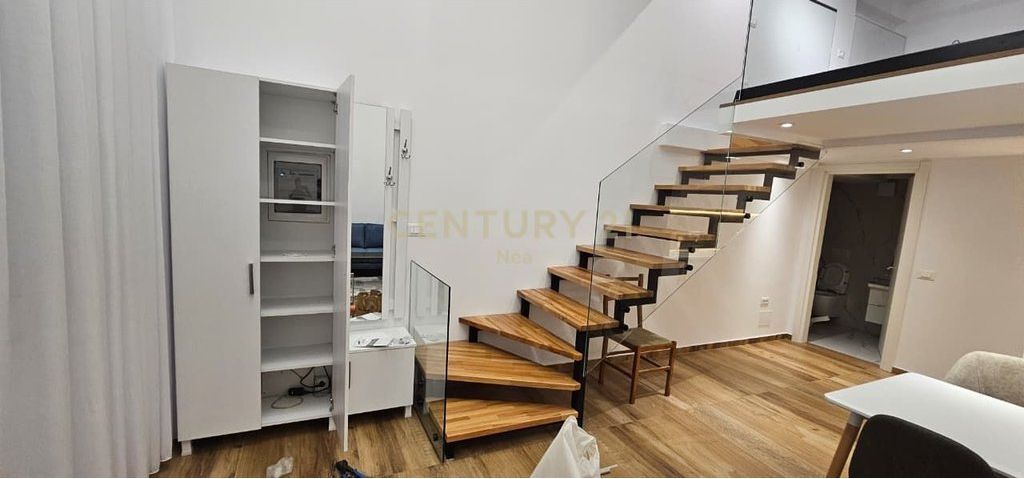 Duplex me qira – Kodra e Diellit, Rruga e Zallit