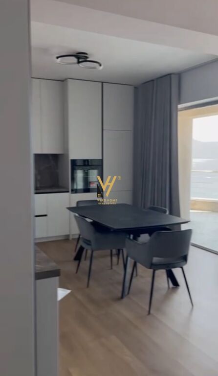 JEPET APARTAMENT 2+1+2+BLK ME QERA TE UJI I FTOHTE, VLORE 1.350 EURO