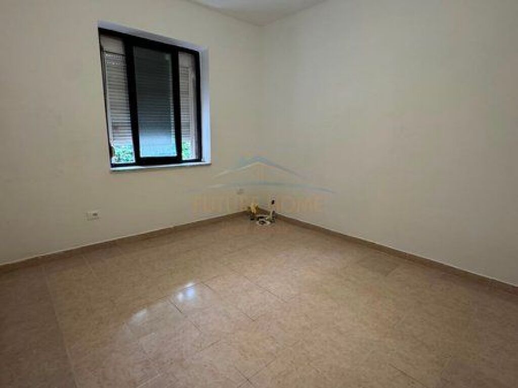 Affitto, Appartamento 2+1, Via Myslym Shyri, Tirana.