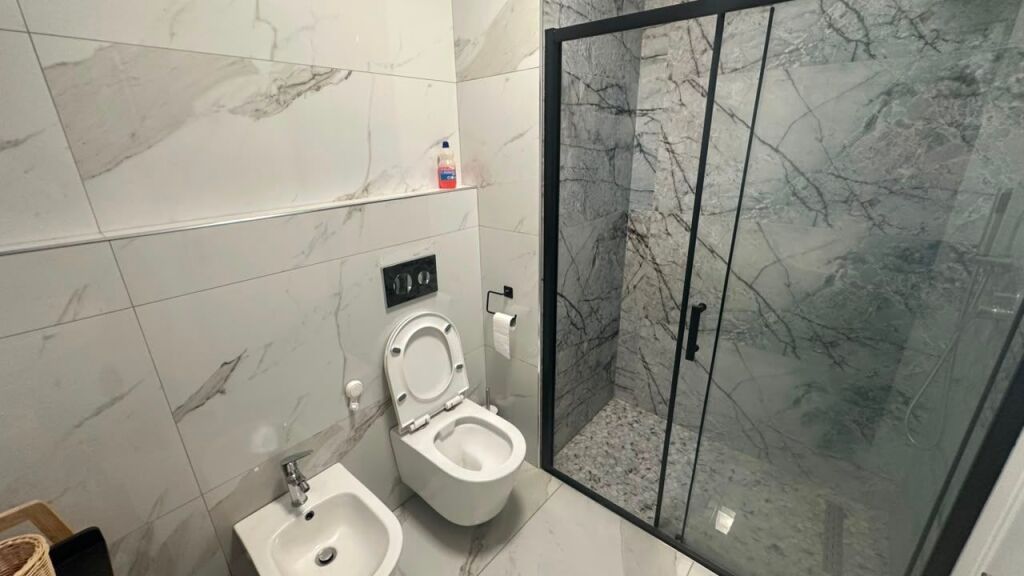 Apartament 2+1 per qira tek kompleksi Zirkon