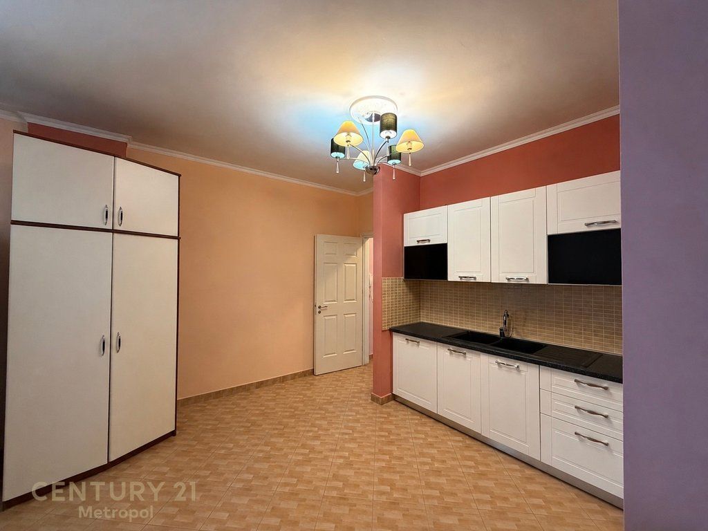Appartamento 2+1+2 a Shkozë, Tirana - In Vendita | 107 m² 135,000 €