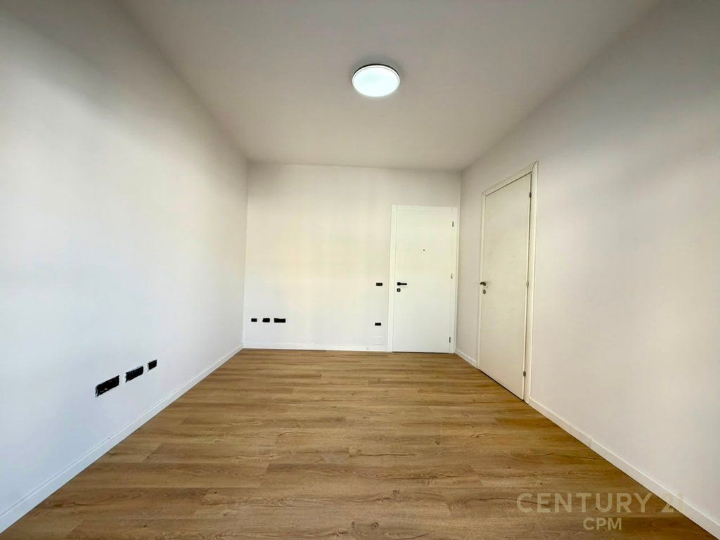 OFFICE FOR RENT NEAR DINAMO STADIUM!