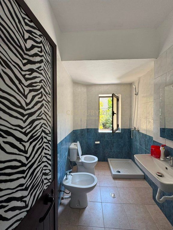 Ambient Zyrash për Qira në Myslym Shyr 800 € /Muaj