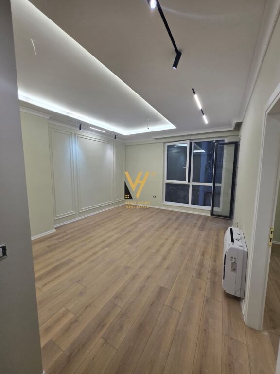 JEPET ZYRE 67 M2 ME QIRA TE KOMUNA E PARISIT 600 EURO