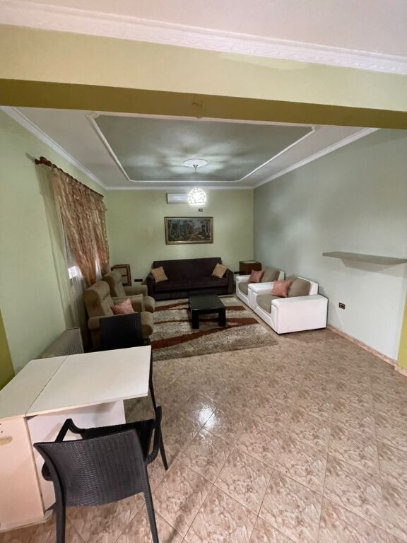 🏡 Jepet me qera kati i dytë i një shtëpie 2-katëshe  ➡️ 2+1  📍Astir, pranë Vila L 2💰Çmimi: 40.000 Lekë/Muaj