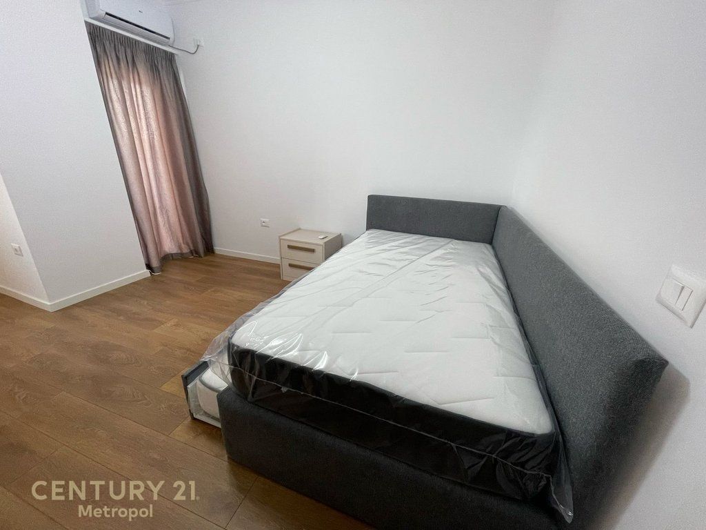 AFFITTASI APPARTAMENTO 2+1+2, VIA DIBRA (MEDRESEJA)!
