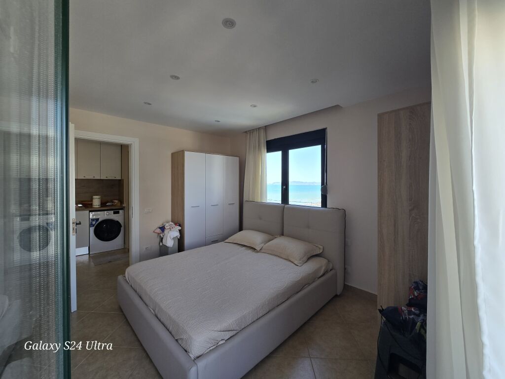 Shitet Apartament  ne vije te pare me detin