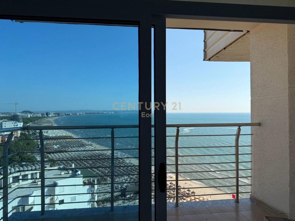 VENDESI SUPER APPARTAMENTO 1+1 IN PRIMA FILA CON VISTA MARE ALLO SCOGLIO DI KAVAJA, DURRES !