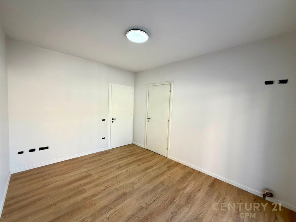 OFFICE FOR RENT NEAR DINAMO STADIUM!
