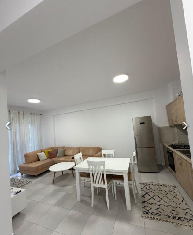 Appartamento 2+1 in affitto, di fronte all'Ospedale Americano 3 Complesso Golden Park 600 Mila lek
