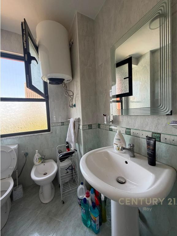 SHITET APARTAMENT 1+1 NE VIJEN E PARE ME DETIN !