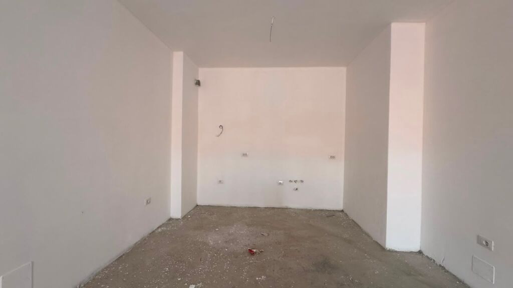Shitet apartament 2+1+2 tek Unvers City , QTU .