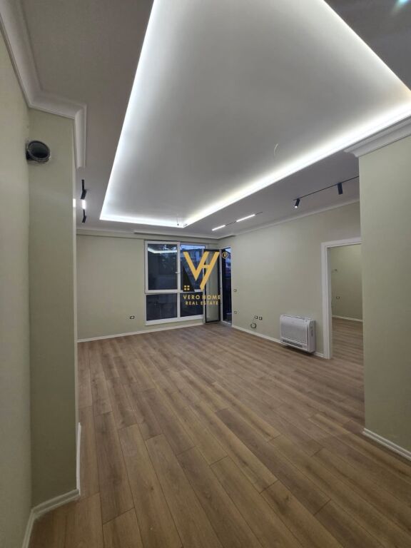JEPET ZYRE 67 M2 ME QIRA TE KOMUNA E PARISIT 600 EURO