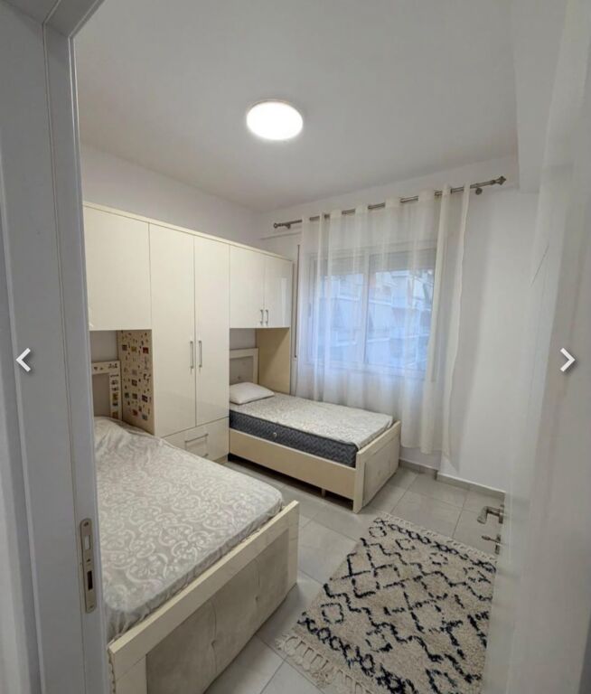 Appartamento 2+1 in affitto, di fronte all'Ospedale Americano 3 Complesso Golden Park 600 Mila lek