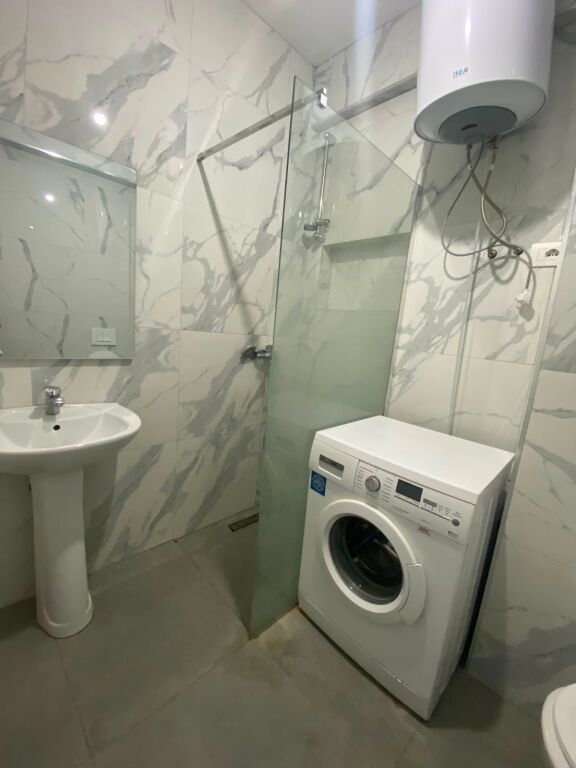 🏡 Appartamento 1+1 in affitto  📍 Astir, accanto a max mart   🏢 7° piano  🛋️ Completamente arredato  🛗 Con ascensore  ➡️ Con balcone  📐 Superficie: 72 m2   💰Prezzo: 40.000 Lek/mese  📩 Per maggiori informazioni o per una visita alla proprietà, contattare: