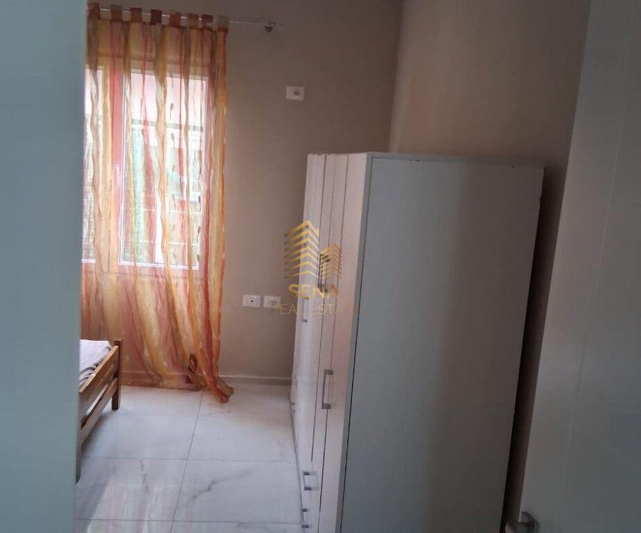 Affitto, Ingresso Privato 3+1+Blk, Via Elbasan, 55.000 Lek/Mese