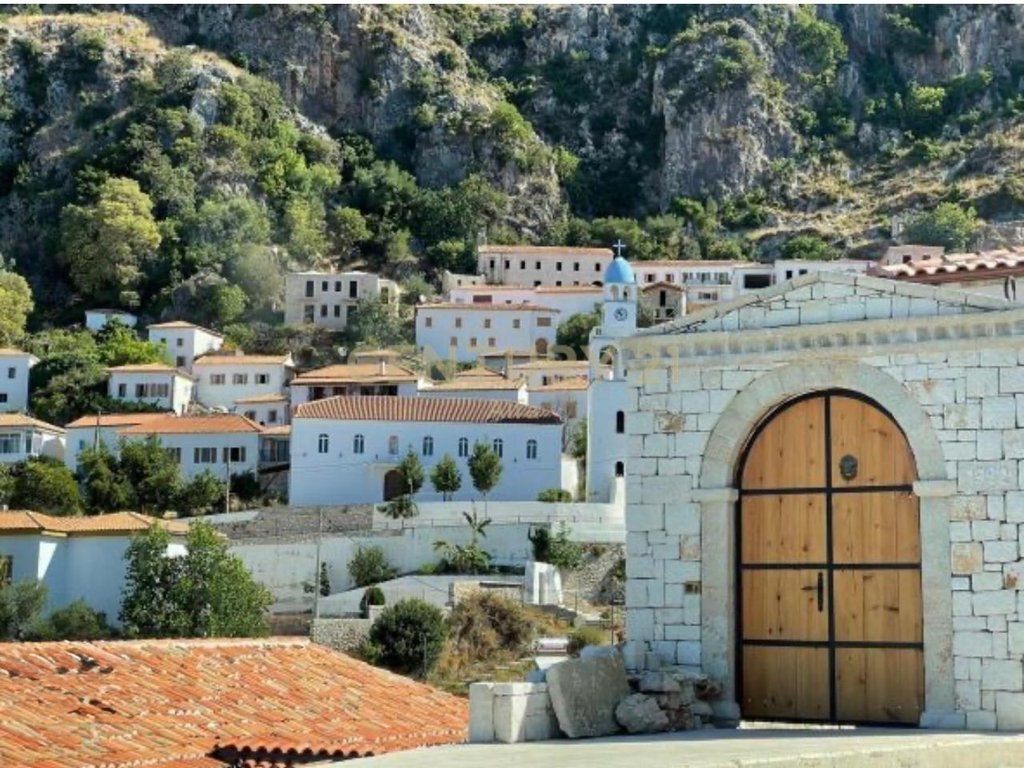 Villa for sale in Dhërmi – Ideal investment opportunity!