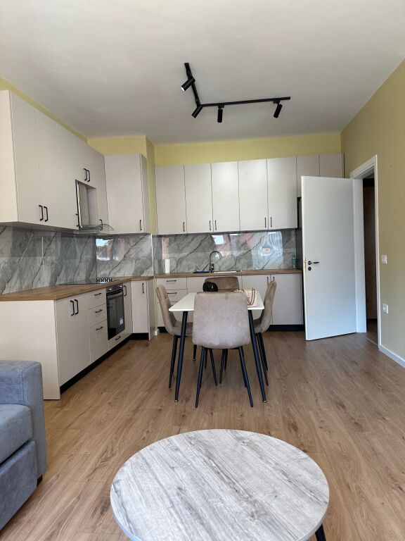 Apartament 1+1+🅿️ në Astir me 50.000 Al