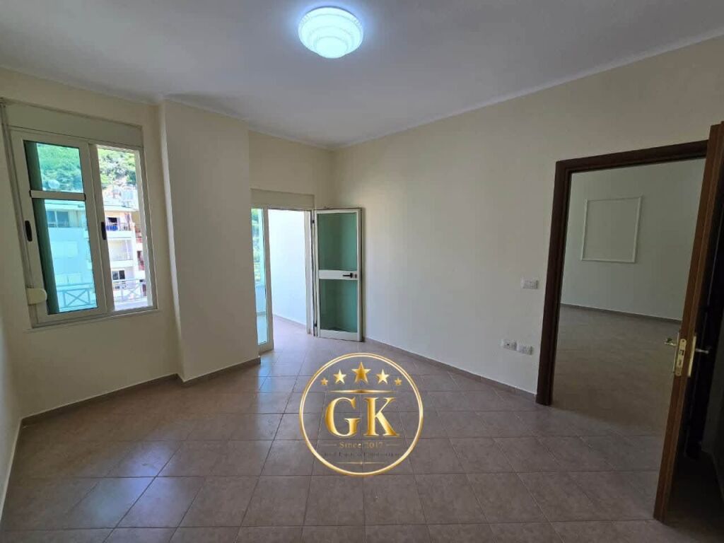 🏡 VENDESI 1+1+Balcone 📍Shkembi Kavajes, Vicino all'hotel Leonardo 📲