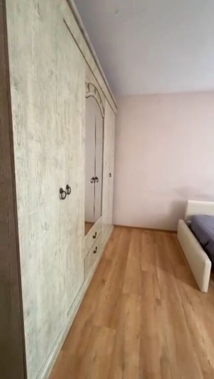 Prane Shkolles se Mesme “Andon Zako Cajupi”jepet me qera apartament 2+1,i mobiluar 50,000Leke    