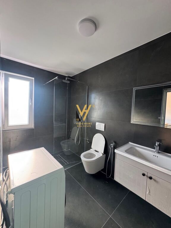 JEPET APARTAMENT 1+1 ME QERA NE VASIL SHANTO 550 EURO
