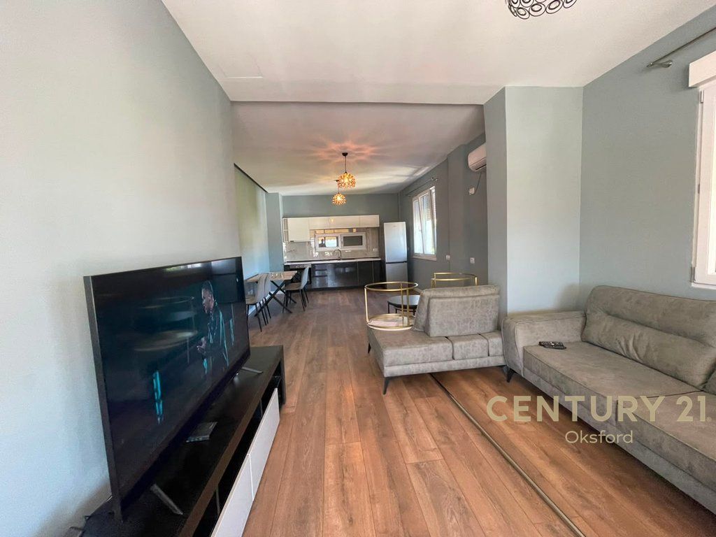 APARTAMENT PËR QIRA 2+1+2+POST PARKIMI TE KOPSHTI BOTANIK!
