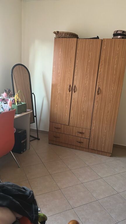 🏡 Jepet me qira 2+1+2  📍 Yzberisht, tek Big Market (Pallati 3)💶 40.000 Lekë/muaj