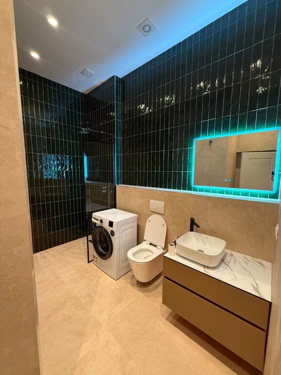 NE QIRA APARTAMENT I RI NE QENDER