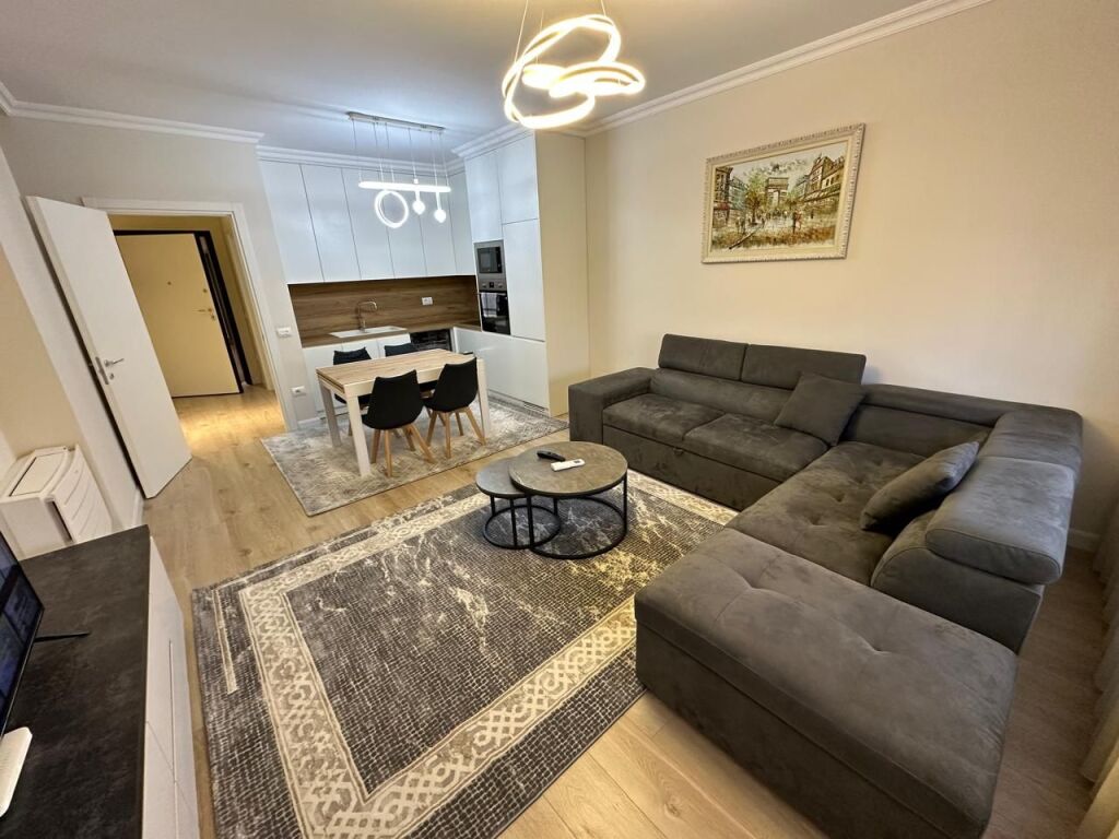 🏢Tek Pazari i Ri  jepet me qera apartament ,2+1+3,i mobiluar.1,000Euro    