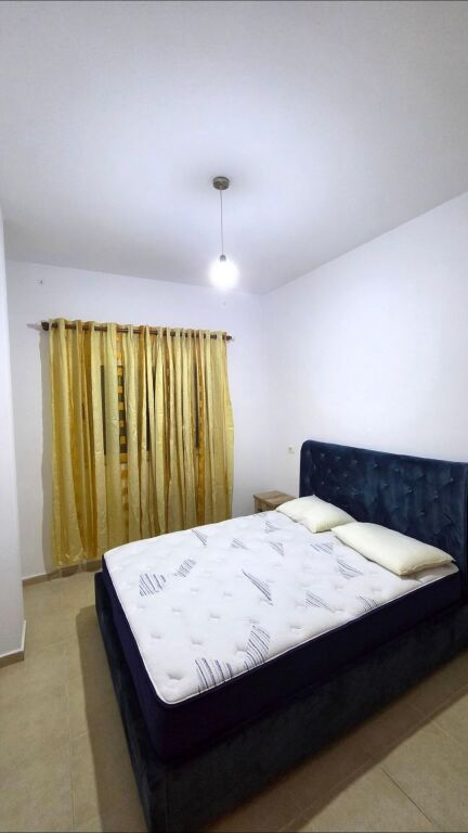 APARTAMENT 1+1. 35000 LEKE.QYTET STUDENTI.