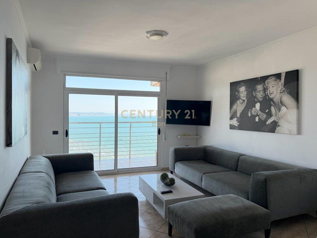 VENDESI SUPER APPARTAMENTO 1+1 IN PRIMA FILA CON VISTA MARE ALLO SCOGLIO DI KAVAJA, DURRES !