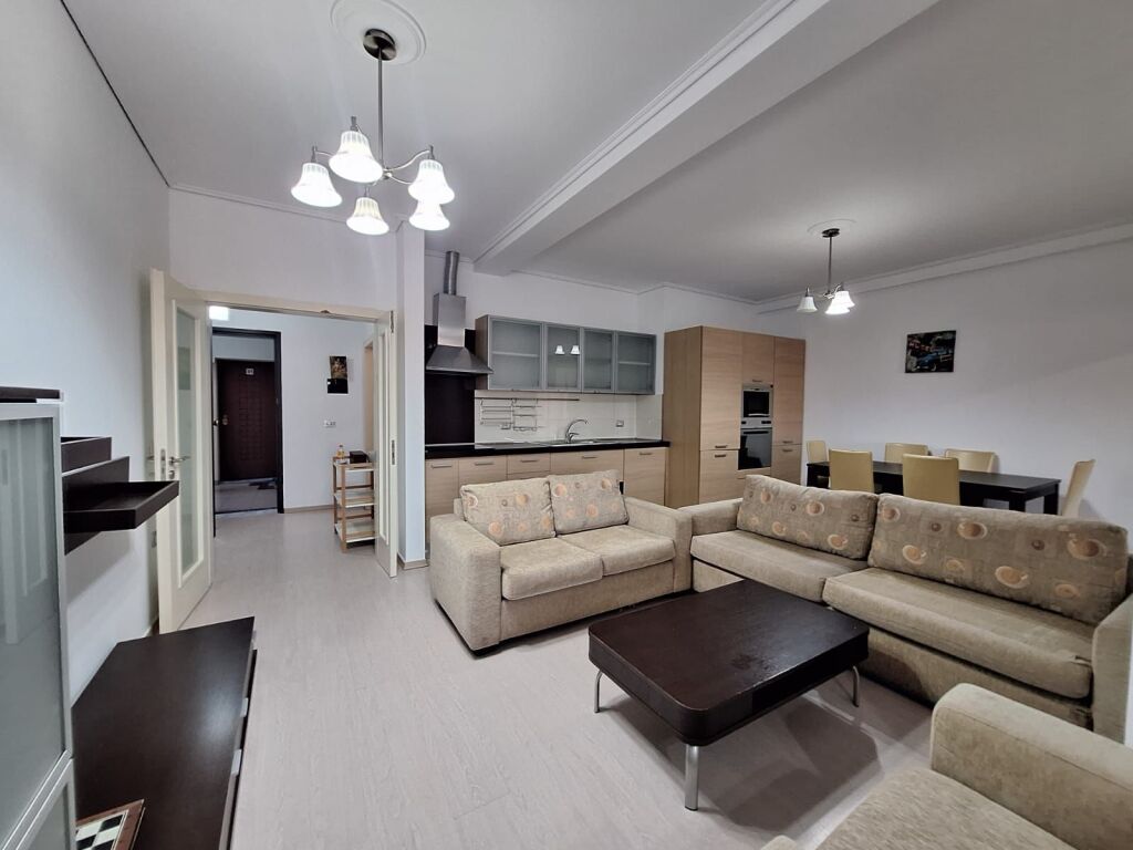 Shitet apartament 2+1+2 tualete tek Tregu Elektrik