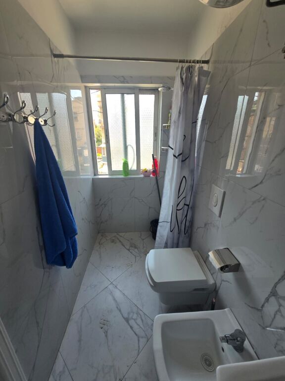 Garsoniere me qera -📍 21 Dhjetori, prane Vodafone- 440 mije leke