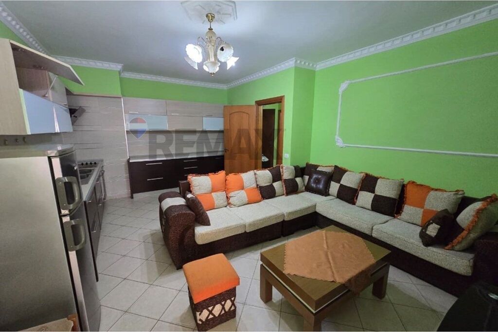 Ofrohet apartament 2+1+2 me qira Astir.