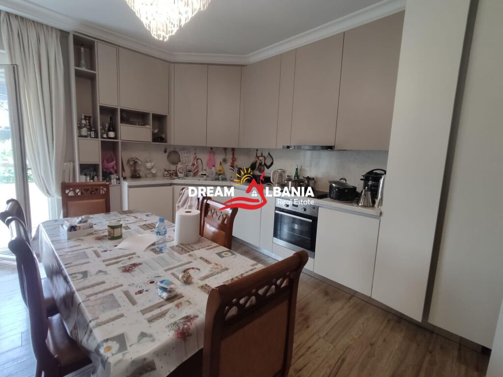 Shitet kat vile ne zonen e Ali Demit prane Rruges Myslym Lela (ID 4151222)