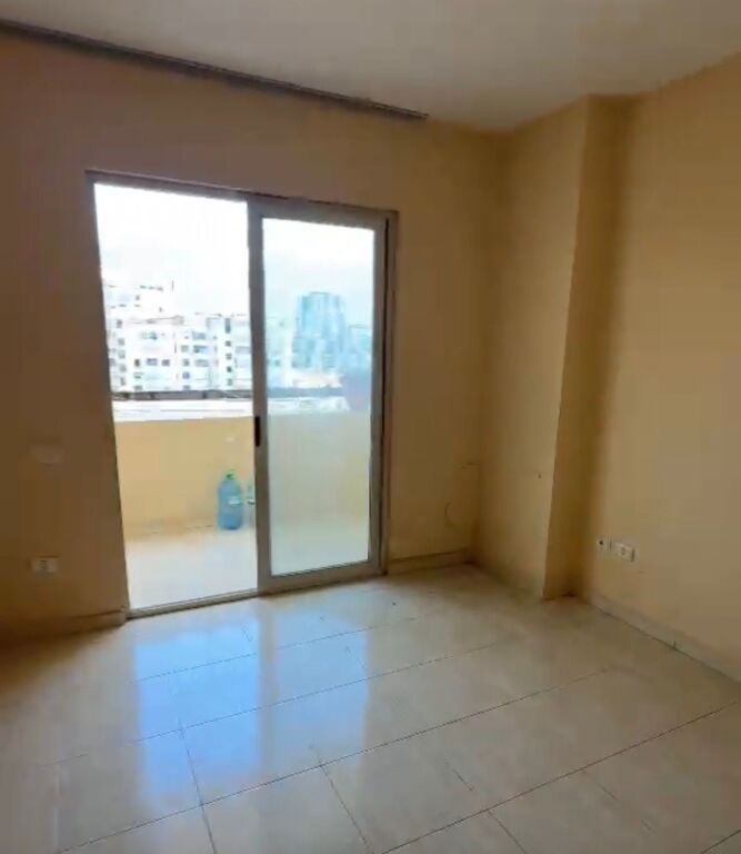Apartament 2+1 per shitje pas Fakultetit te Shkencave!